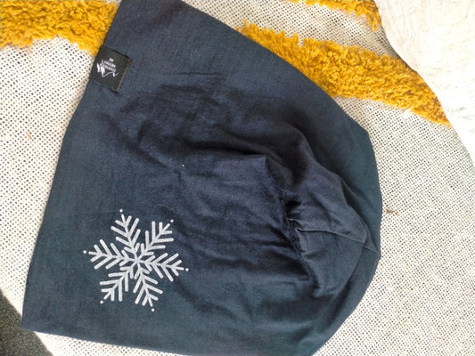 Slouch Beanie - Navy/Navy Snowflake Print